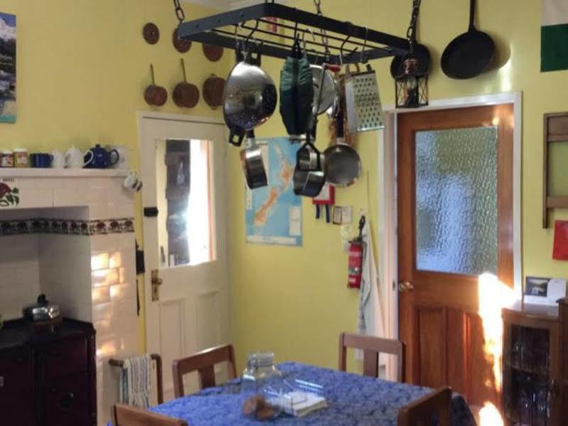 The Ferry Bed & Breakfast Квинстаун Экстерьер фото