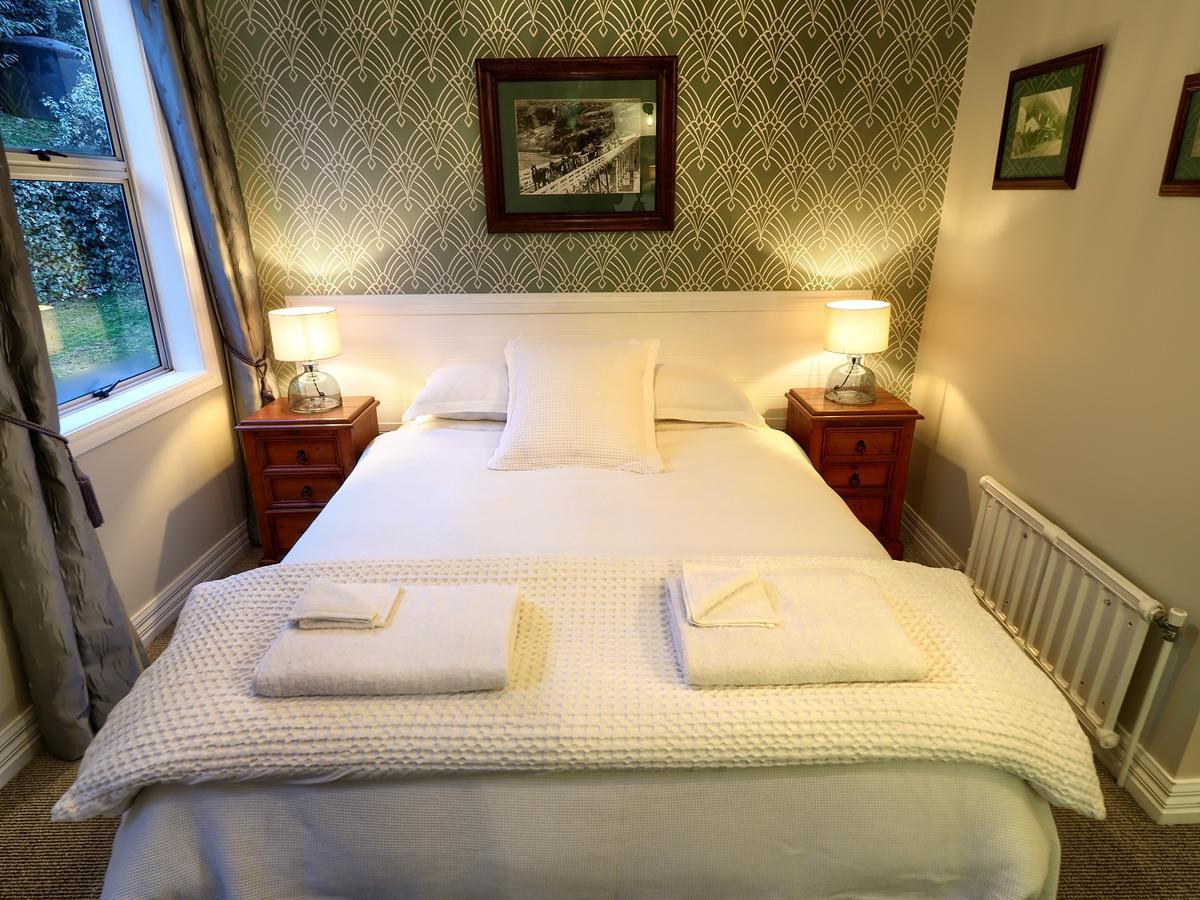 The Ferry Bed & Breakfast Квинстаун Экстерьер фото